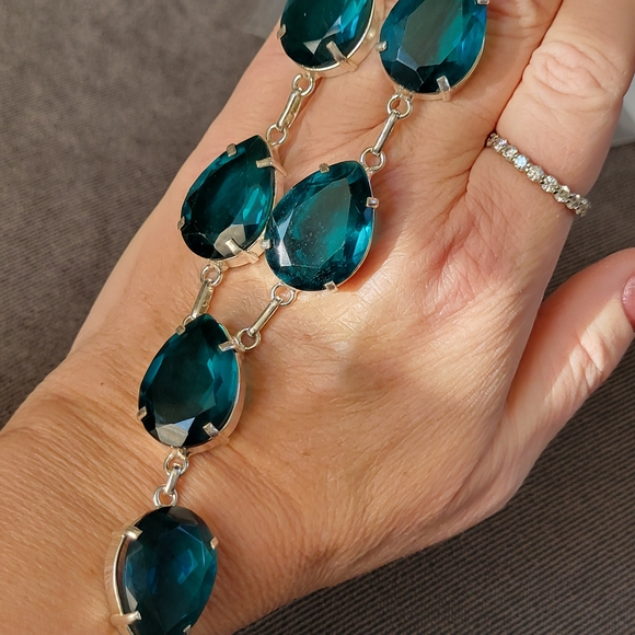 Elegant Teal Necklace with Silver Chain - Picture 4 of 4